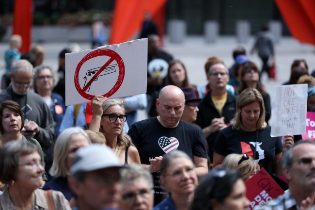 Las Vegas'taki saldırıda hayatını kaybedenler anıldı